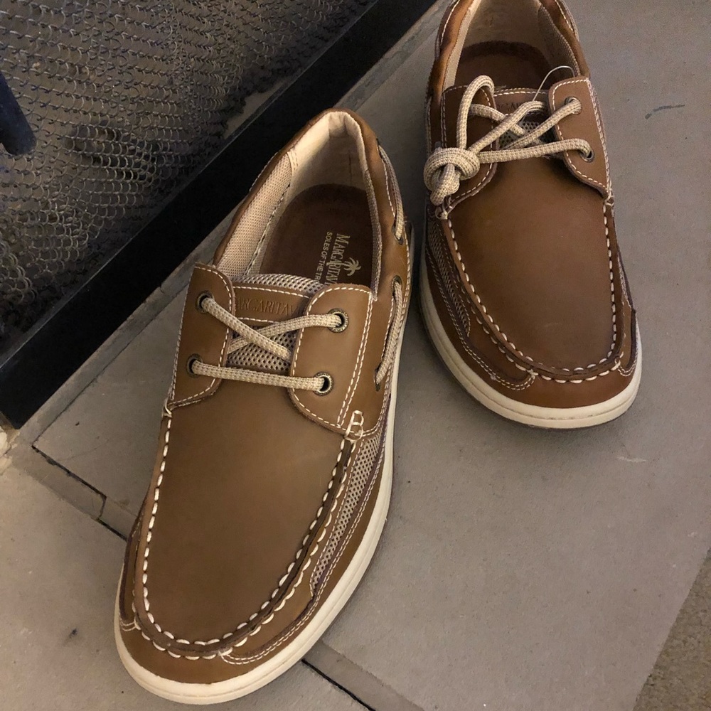 Men’s shoes size 10. Brand new!